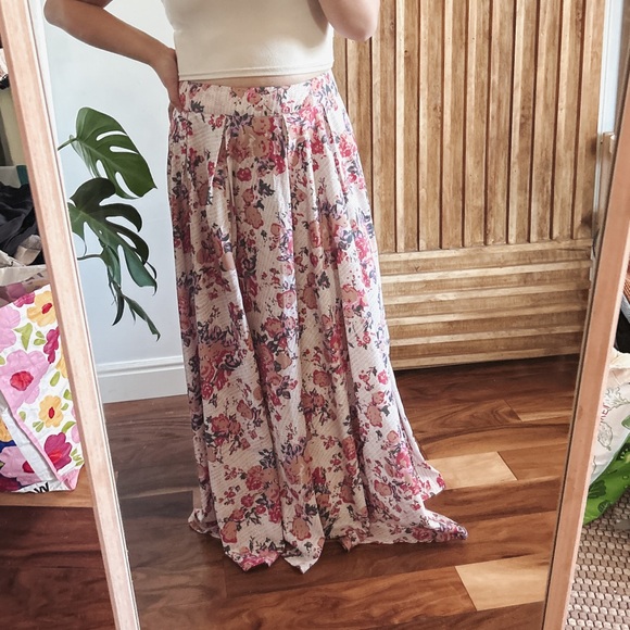 Myra Reynu Taandon Floral Lined Maxi Skirt. Size 10 - Picture 4 of 12